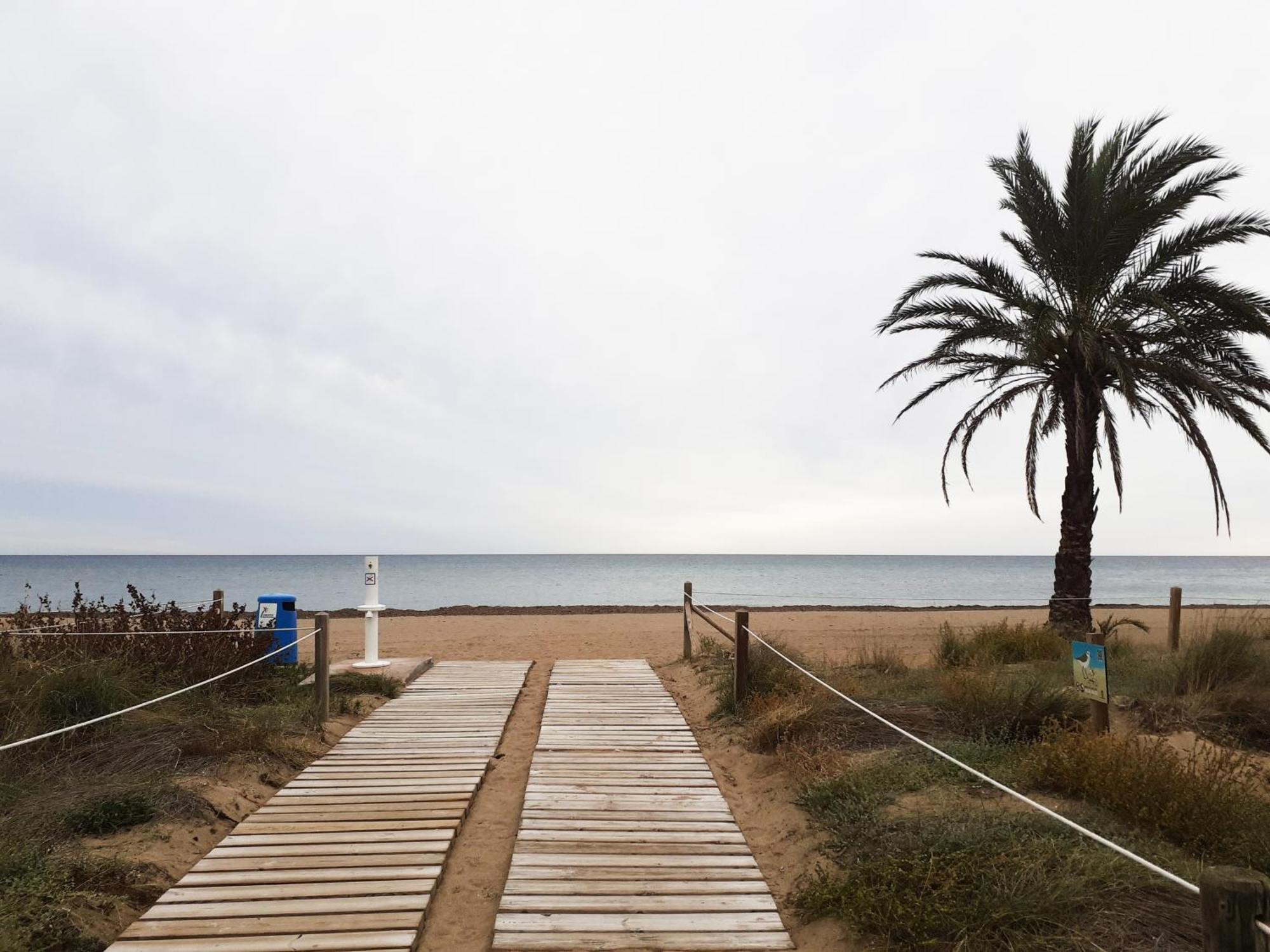 Oasis Apartments Playa Albaranas Denia Exterior photo